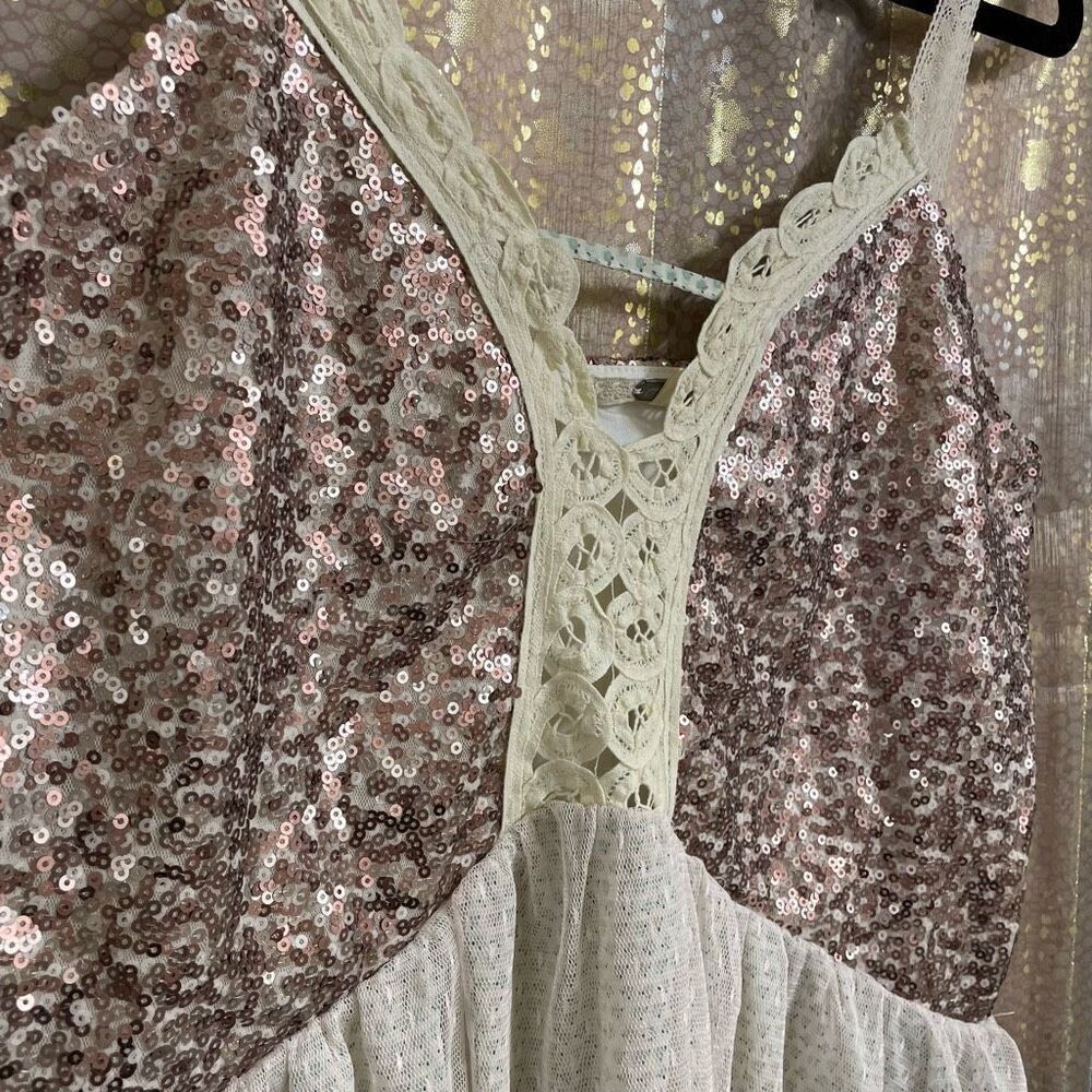 BKE Gimmicks Rose Sequin Ruffle Glam Western Tank Top Blouse Large - Picture 3 of 6
